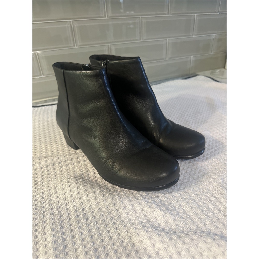 Trotters Major Ankle Boot Black Supple Leather Dual Zipper Womens Size 9WW
